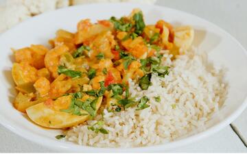 IJzerrijk recept - bloemkoolcurry met eieren