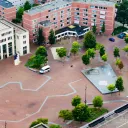 Het marktplein voor het gemeentehuis in Papendrecht