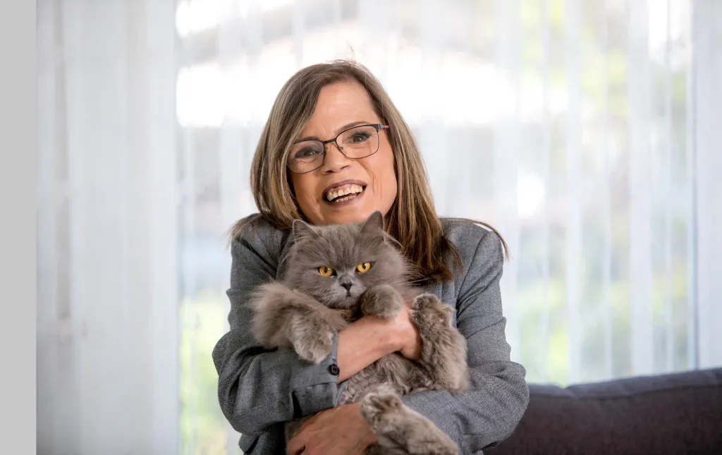 Elmas Citak met kat