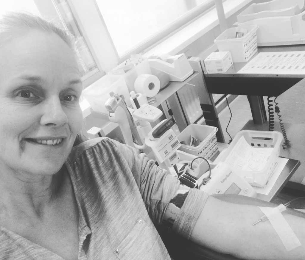 Foto van presentator Marlayne in de donorstoel