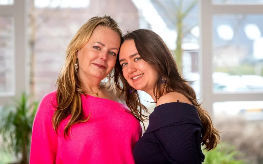 Portretfoto van mascha en maxine 