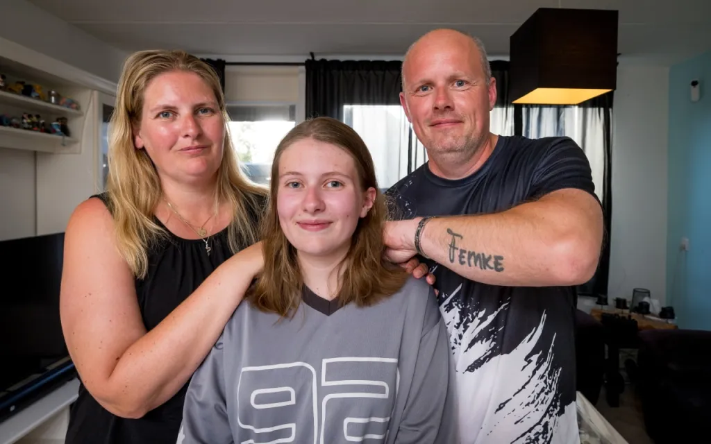 Gezinsfoto van Femke en haar ouders Tamara en Daniel